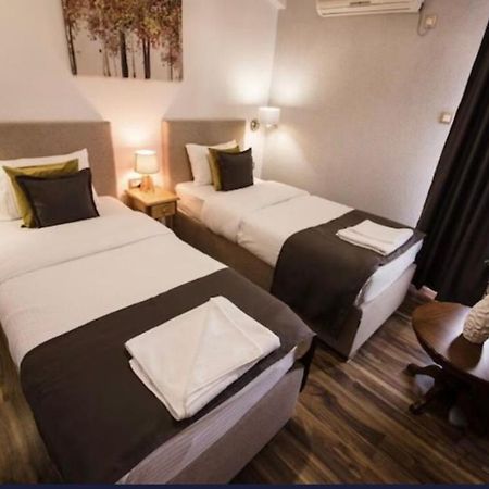 Hotel Garni Ideal Podgorica Exterior photo
